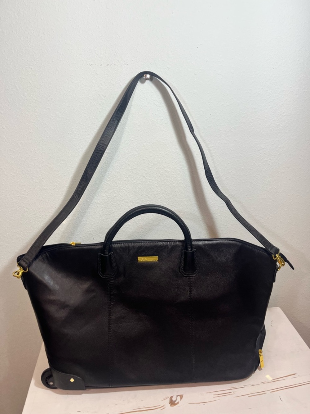 Joy & Iman Black Leather Rolling Weekender Travel Bag XL NWoT gold hardware - Picture 12 of 16